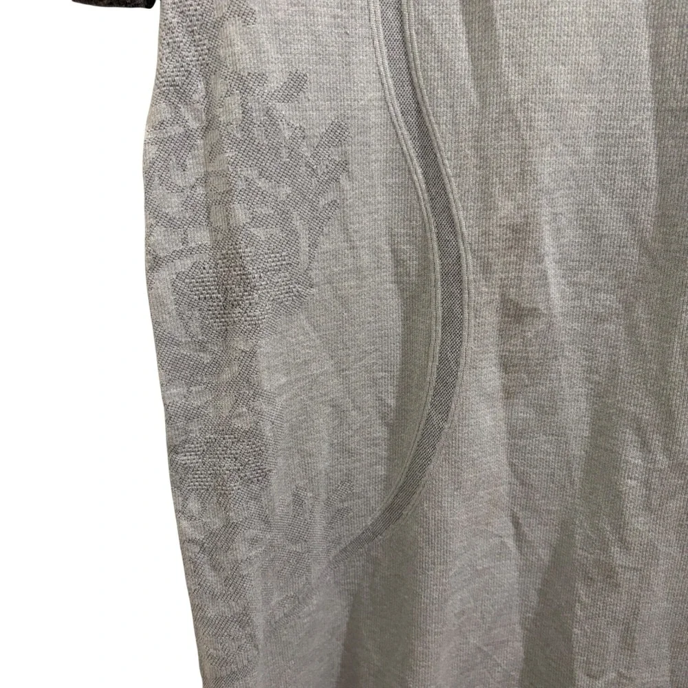Lululemon Swiftly Tech Short Sleeve Crew Grey Floral Jacquard Shirt Size 12